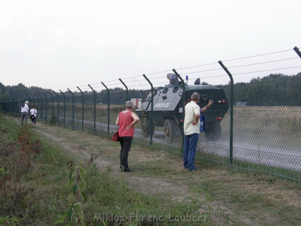 Warten auf den Airbus 380 Koeln Bonn P375.JPG